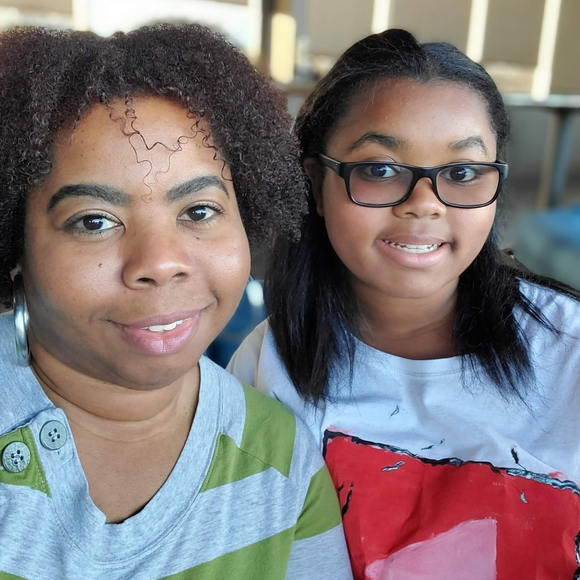 Meet your Posher, Gabriela - Picture 3 of 7